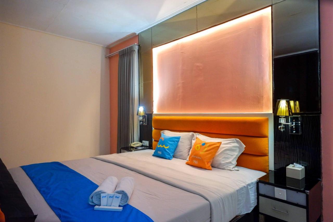 Sans Hotel International Surabaya Gubeng Exterior foto