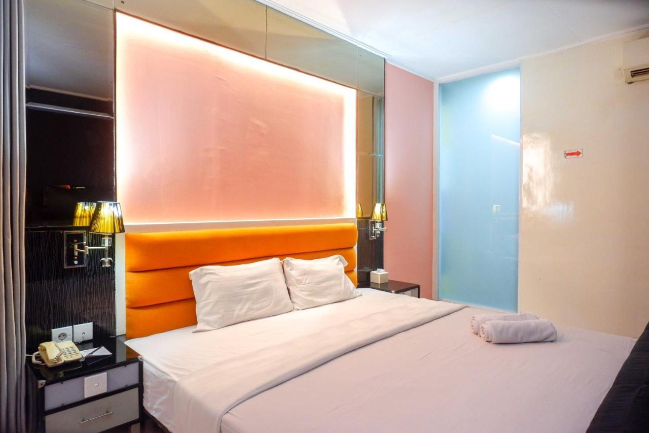 Sans Hotel International Surabaya Gubeng Exterior foto