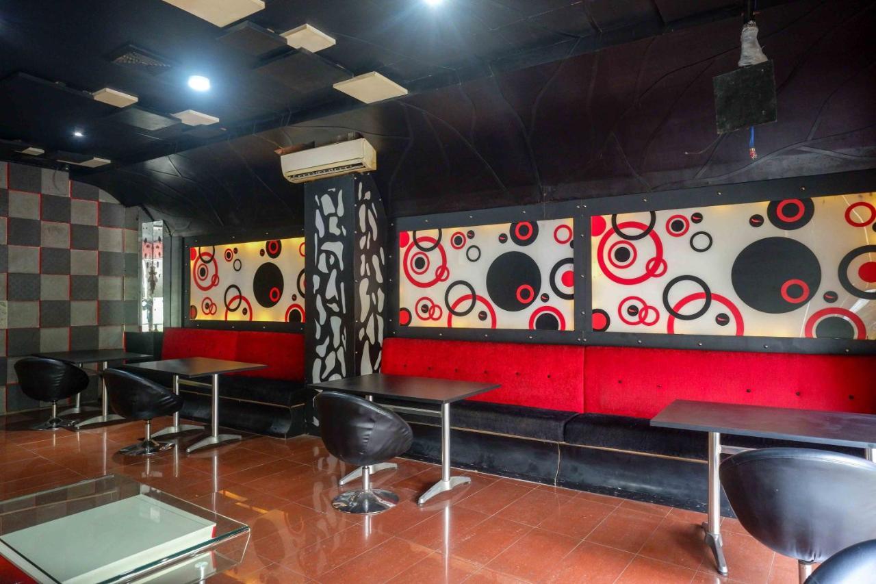 Sans Hotel International Surabaya Gubeng Exterior foto